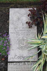 Boulogne Eastern Cemetery - Robertson, J