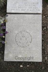 Boulogne Eastern Cemetery - Robinson, James Arthur