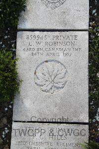 Boulogne Eastern Cemetery - Robinson, Leonard