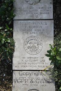 Boulogne Eastern Cemetery - Robson, Thomas