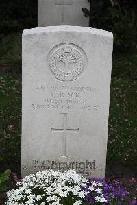 Boulogne Eastern Cemetery - Rock, Clifford