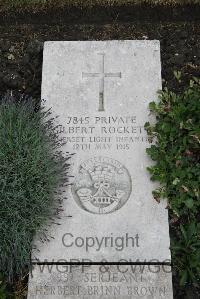 Boulogne Eastern Cemetery - Rockett, Gilbert