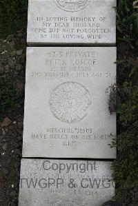 Boulogne Eastern Cemetery - Roscoe, Peter