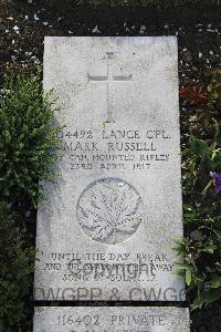 Boulogne Eastern Cemetery - Russell, Mark