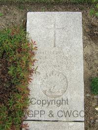Boulogne Eastern Cemetery - Ryan, Patrick James Darcy