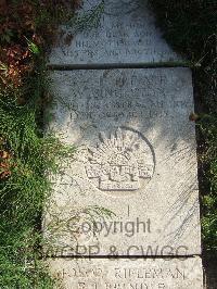 Boulogne Eastern Cemetery - Singleton, William