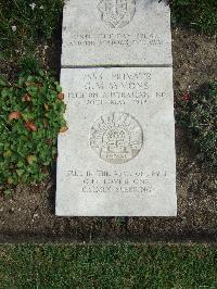 Boulogne Eastern Cemetery - Symons, George Milford
