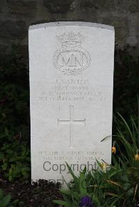 Boulogne Eastern Cemetery - Santos, Joseph