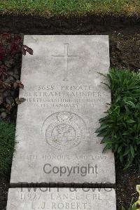 Boulogne Eastern Cemetery - Saunders, Bertram