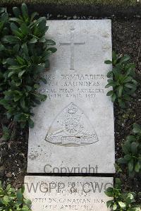 Boulogne Eastern Cemetery - Saunders, W G