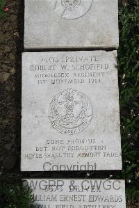 Boulogne Eastern Cemetery - Schofield, Robert William