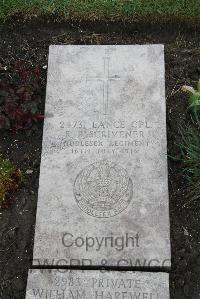 Boulogne Eastern Cemetery - Scrivener, R B
