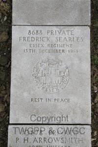 Boulogne Eastern Cemetery - Searles, Fredrick