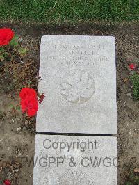 Boulogne Eastern Cemetery - Seatter, G