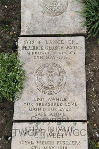 Boulogne Eastern Cemetery - Sexton, Frederick George