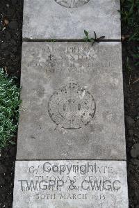 Boulogne Eastern Cemetery - Sexton, P