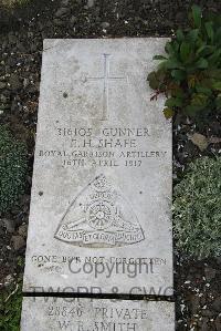 Boulogne Eastern Cemetery - Shafe, E H