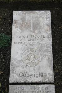 Boulogne Eastern Cemetery - Shipman, W L