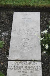 Boulogne Eastern Cemetery - Simmonds, Sidney H.