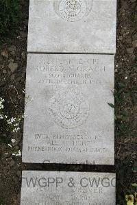 Boulogne Eastern Cemetery - Slorach, Robert