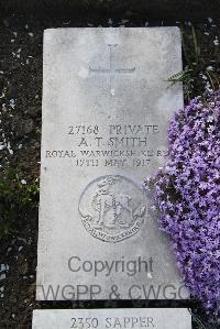 Boulogne Eastern Cemetery - Smith, A T
