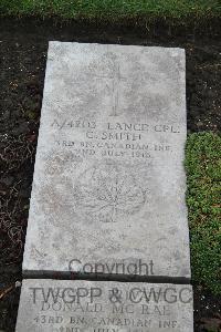 Boulogne Eastern Cemetery - Smith, C