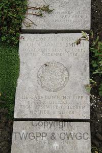 Boulogne Eastern Cemetery - Smith, John James