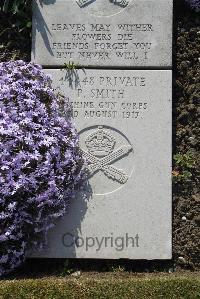 Boulogne Eastern Cemetery - Smith, P