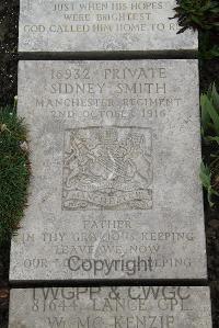 Boulogne Eastern Cemetery - Smith, Sidney