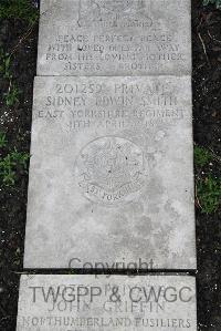 Boulogne Eastern Cemetery - Smith, Sidney Edwin