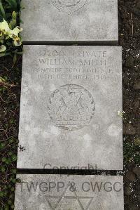 Boulogne Eastern Cemetery - Smith, W