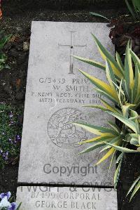 Boulogne Eastern Cemetery - Smith, W