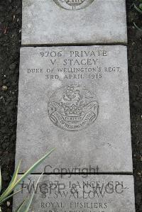 Boulogne Eastern Cemetery - Stacey, V