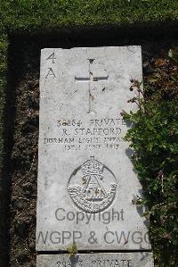 Boulogne Eastern Cemetery - Stafford, Robert