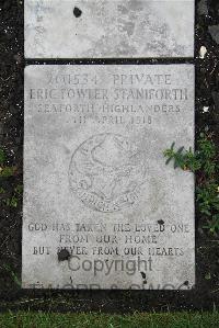 Boulogne Eastern Cemetery - Staniforth, Eric Fowler