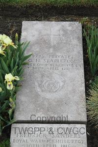 Boulogne Eastern Cemetery - Stapleton, George Henry