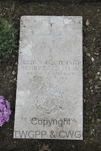 Boulogne Eastern Cemetery - Stevens, Arthur Eustace