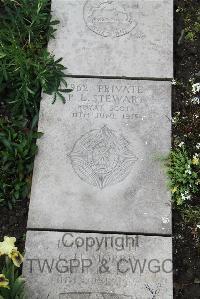 Boulogne Eastern Cemetery - Stewart, Peter Litster