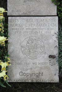 Boulogne Eastern Cemetery - Stirzaker, Arnold Clifford