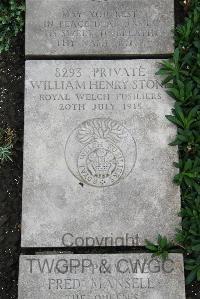Boulogne Eastern Cemetery - Stone, William Henry