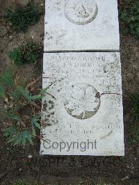 Boulogne Eastern Cemetery - Sturmey, T