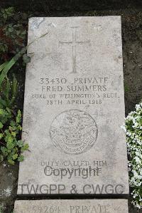 Boulogne Eastern Cemetery - Summers, Fred
