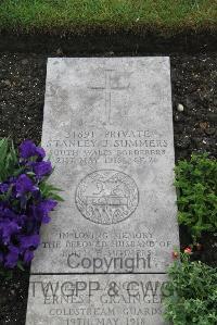 Boulogne Eastern Cemetery - Summers, Stanley Joseph