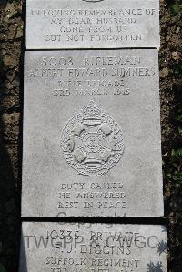 Boulogne Eastern Cemetery - Sumners, Albert Edward