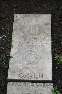 Boulogne Eastern Cemetery - Swadel, James Robertson