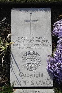 Boulogne Eastern Cemetery - Swaffer, Robert John