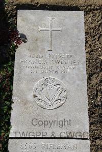Boulogne Eastern Cemetery - Sweeney, Francis