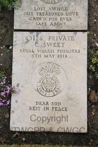 Boulogne Eastern Cemetery - Sweet, C