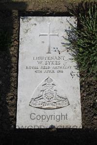 Boulogne Eastern Cemetery - Sykes, William