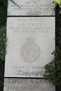 Boulogne Eastern Cemetery - Syrett, A E
